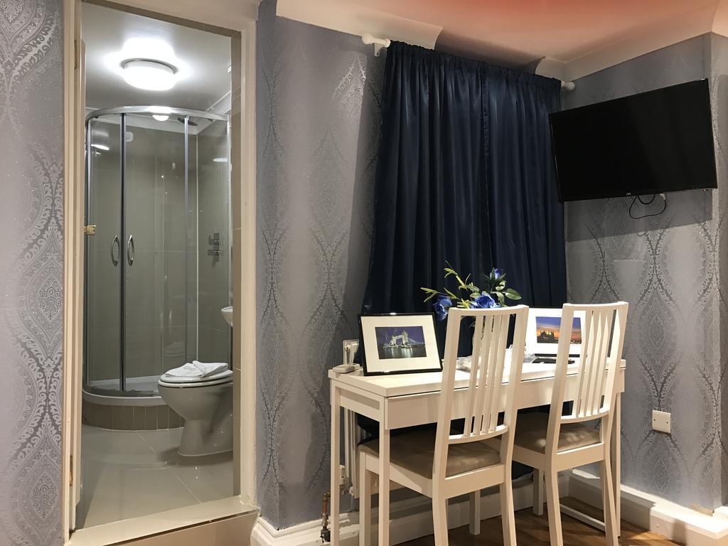 Hotel Whiteleaf